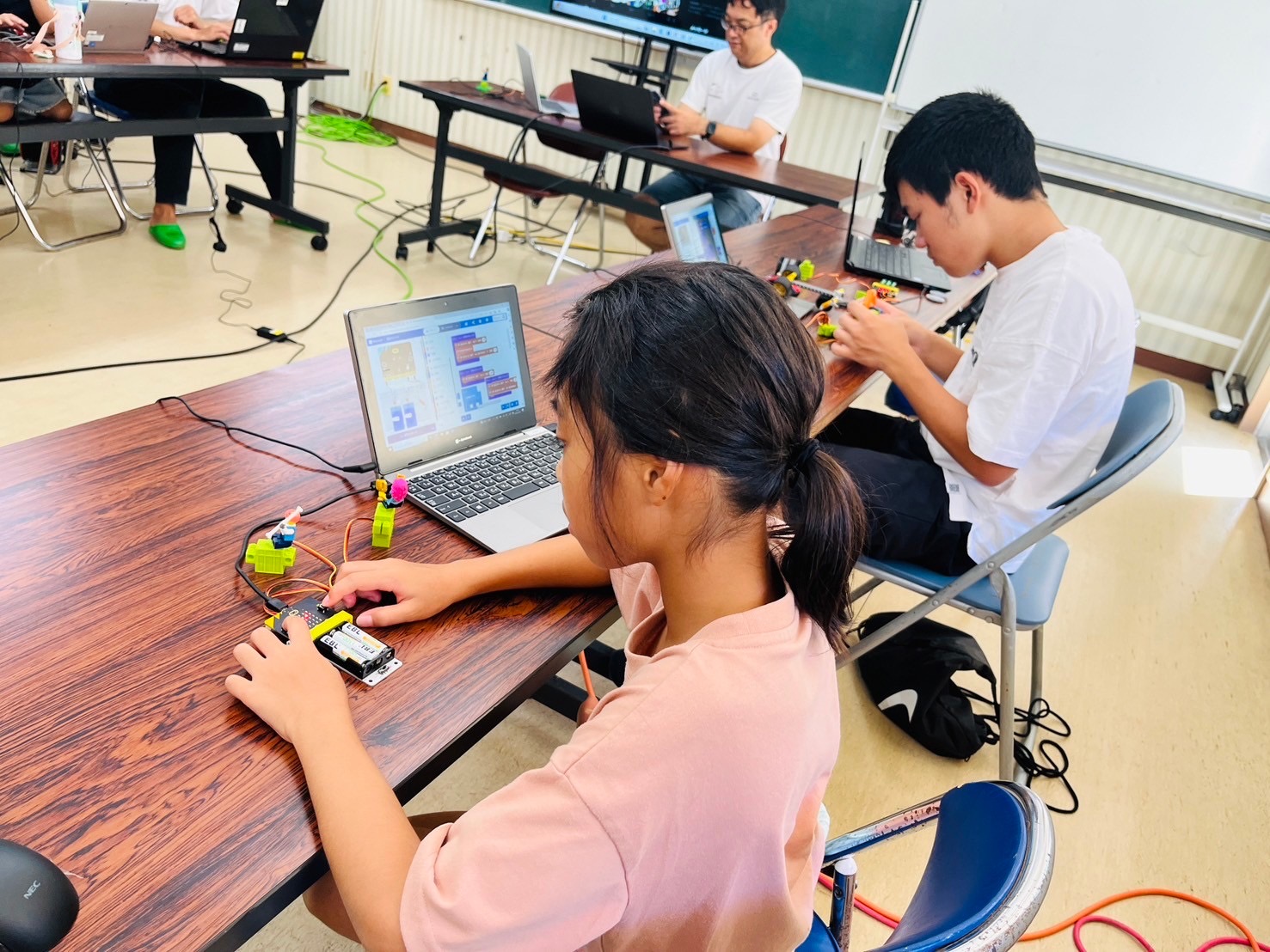 子どものためのプログラミング体験教室（伊平屋村離島総合センター）