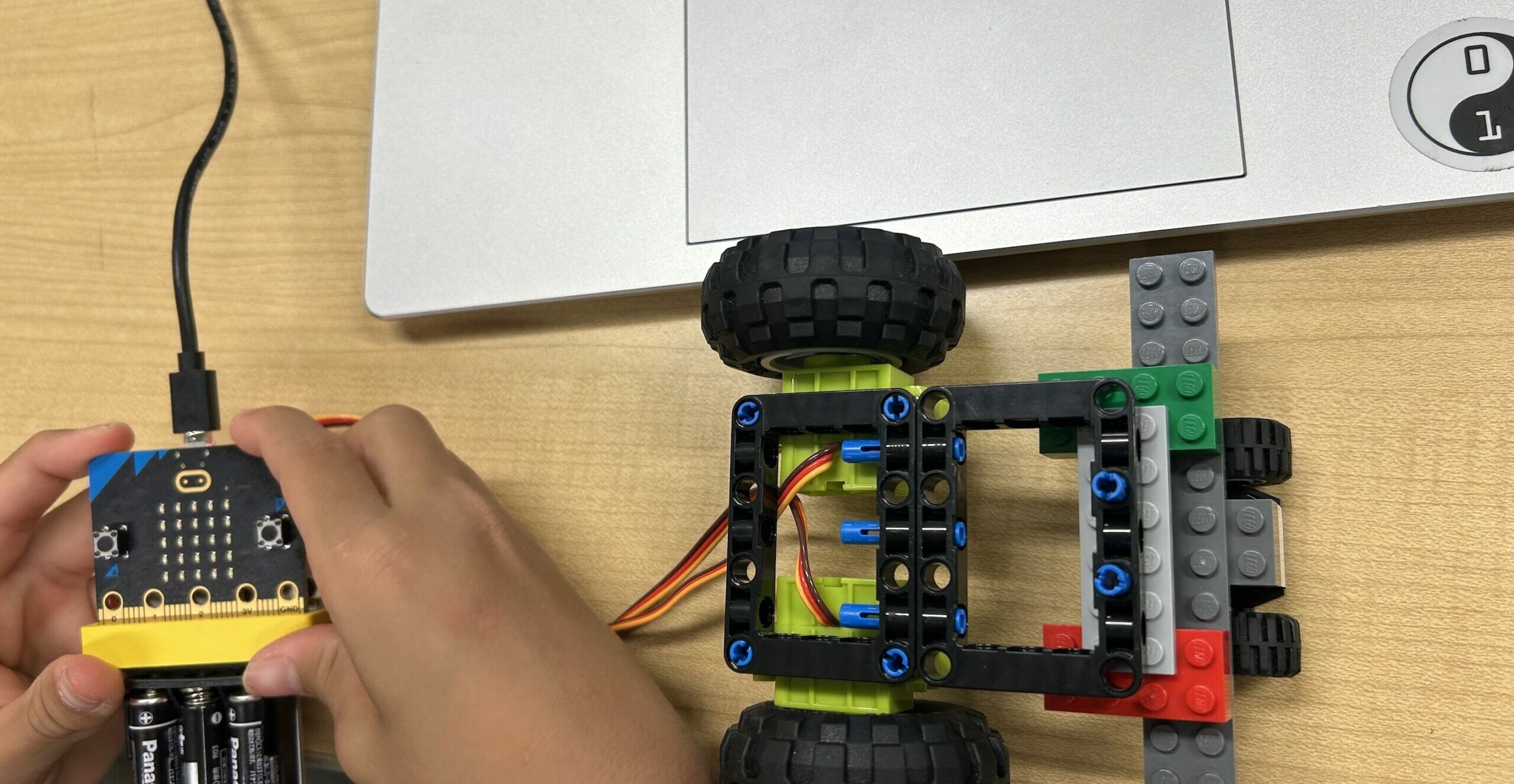 CoderDojo名護（あけみおSKYドーム）The community of free, local coding clubs for kids and teens