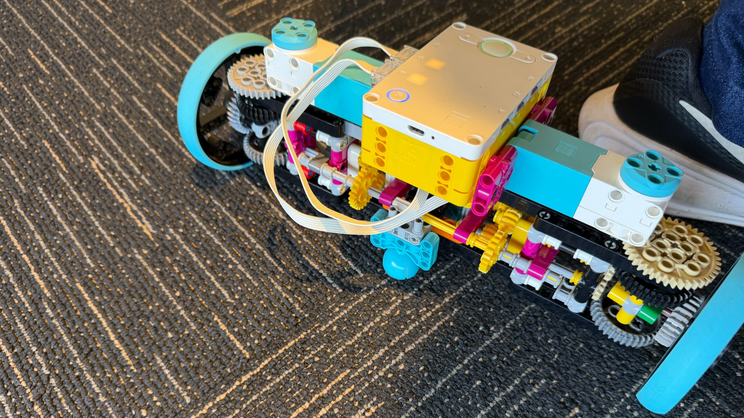 CoderDojo Onna@OIST -The community of free, local coding clubs for kids and teens-